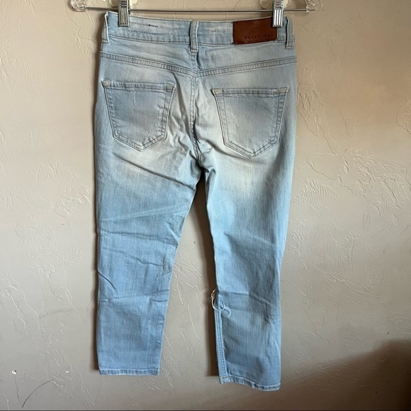 Noisy May Patchwork Distressed Cropped Capri Denim Jeans - Picture 6 of 9